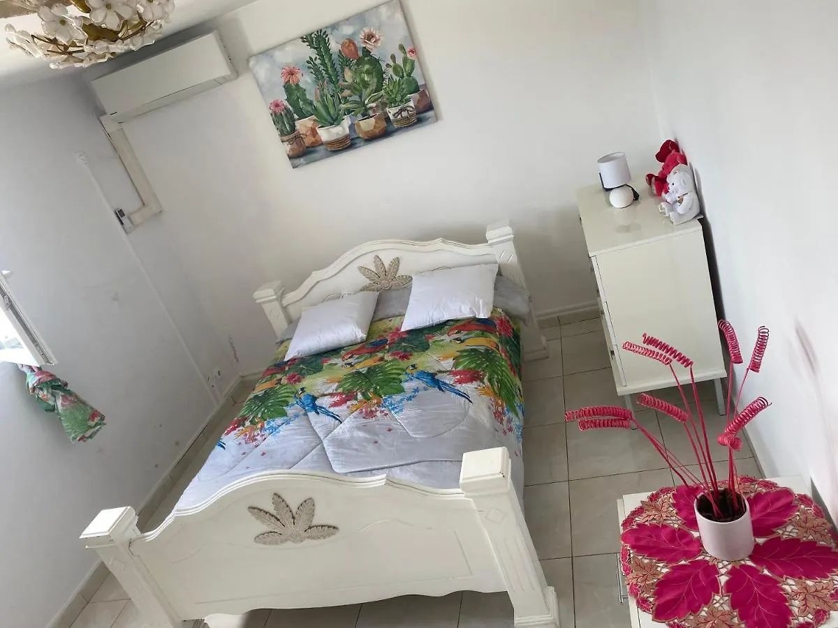 Studio Situe En Bas De Villa Le Moule Guadeloupe